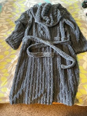 Cozy Plush Hooded Robe in Charcoal Gray